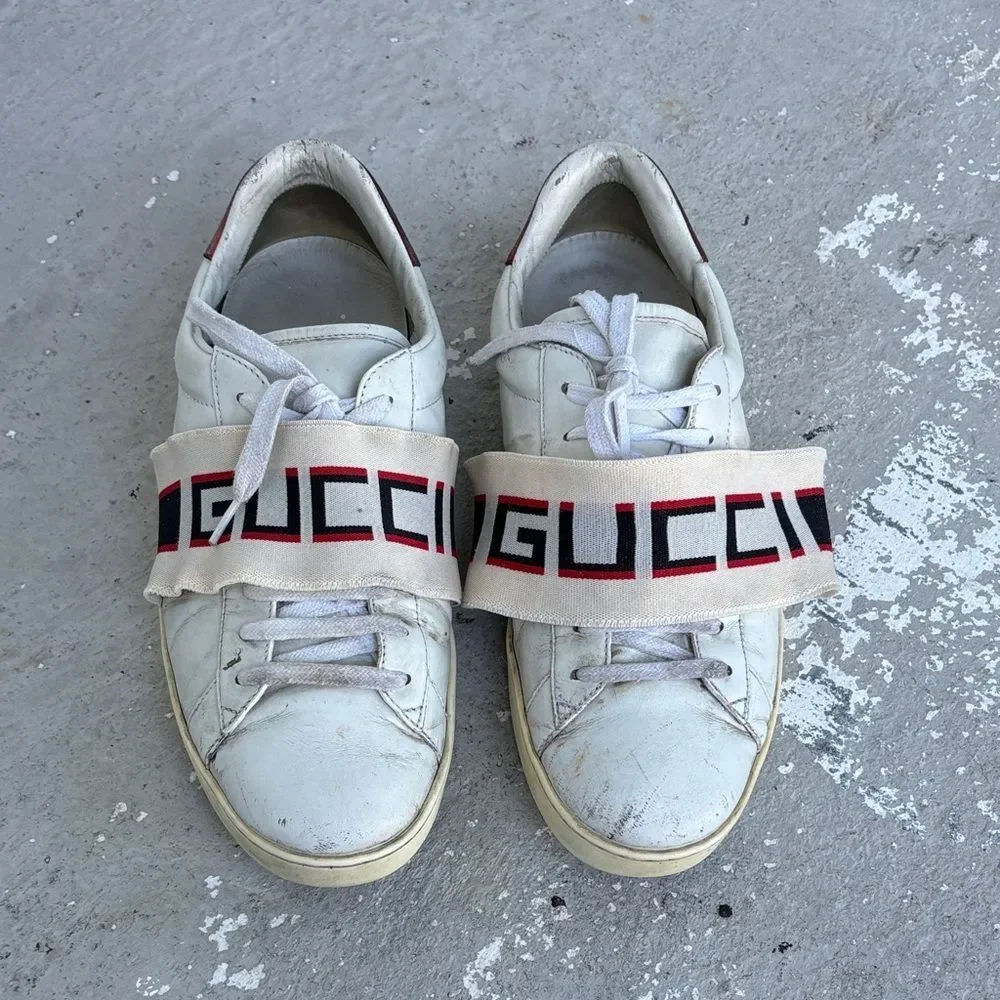 Distressed Gucci ace elastic logo sneakers